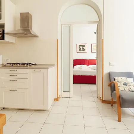 Guesthost - M2 Agostino Romantic アパート ミラノ