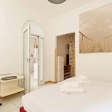 Guesthost - M2 Agostino Romantic * ミラノ